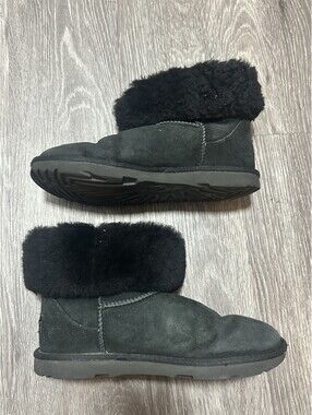 UGG Classic Tall II Boots Womens 6 Black Suede Sheepskin